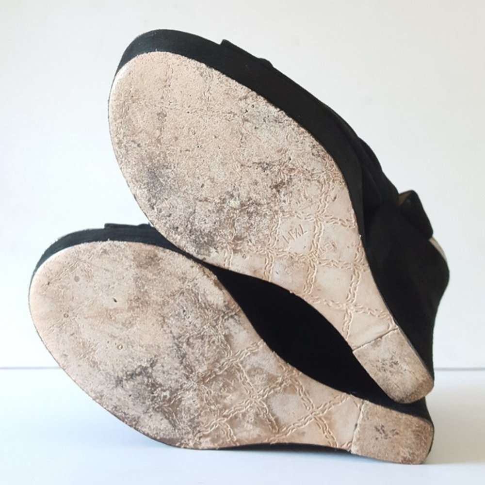 L.A.M.B. Wedge Suede Platform Pumps - Picture 8 of 8